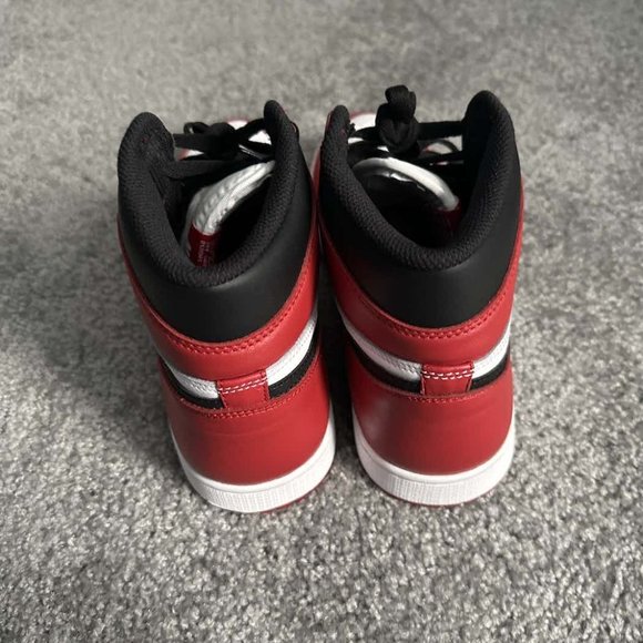 Air Jordan 1 Chicago 2015(From Goat) - Picture 4 of 12